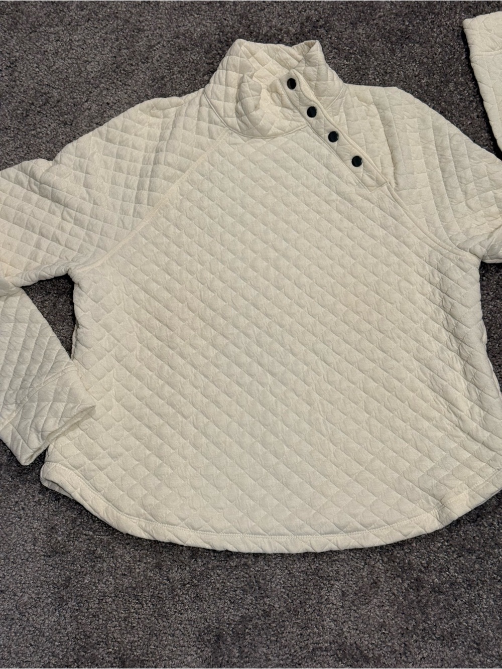 Cable & Gauge Cream Quilted Studio Sweatshirt